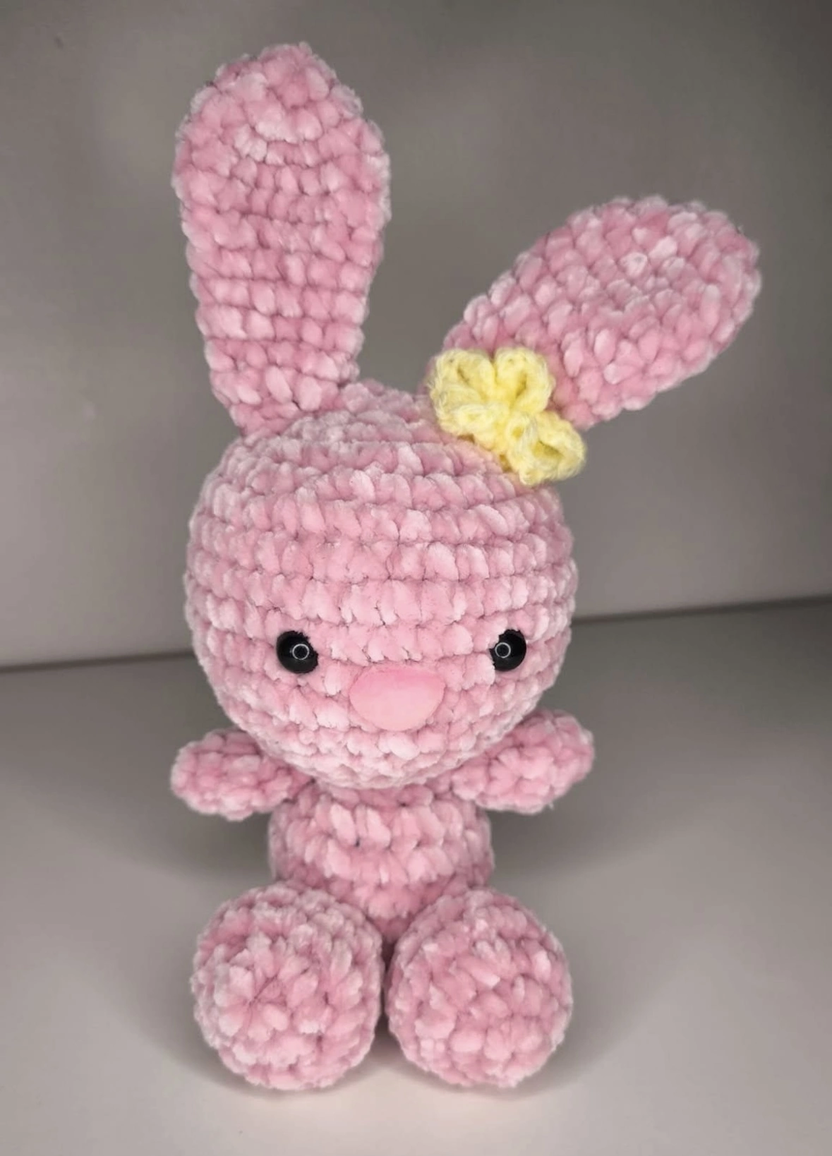 Peluche rose artisanale en crochet fait main par Myriam - Création unique française pour cadeau enfant